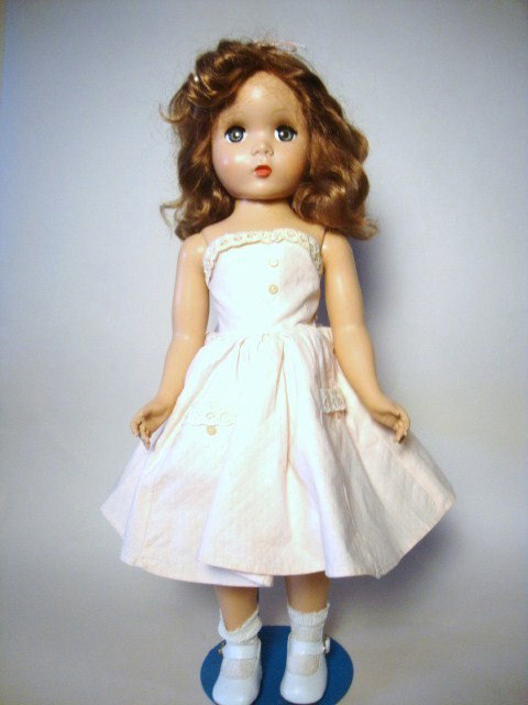 Mde Alexander HP Maggie teenager: Mde Alexander 18" HP Maggie teenager untagged could be Sears Betty newer shoes