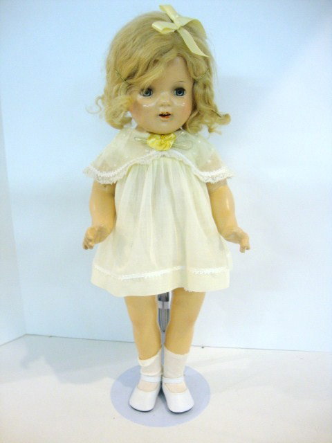 Madame Alexander Princess Elizabeth: Madame Alexander 20" Princess Elizabeth, all composition