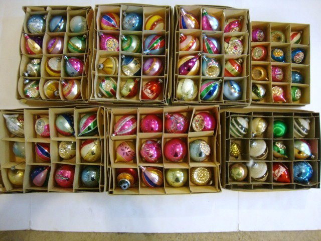 1950's Christmas Balls: Seven boxes of 1950's Christmas balls, very colorful