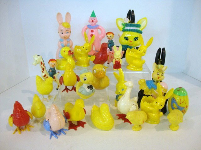 1950's Hard Plastic Easter Figures: 1950's Hard Plastic Easter Figures approx 25 pieces, ducks, Clown, chicks, etc largest 6"