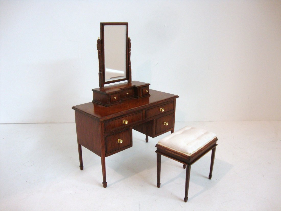 Dennis Jenvey Dressing Table: Lovely mahogany Regency mirrored dressing table 5.5" H with matching upholstered stool by Dennis Jenvey.