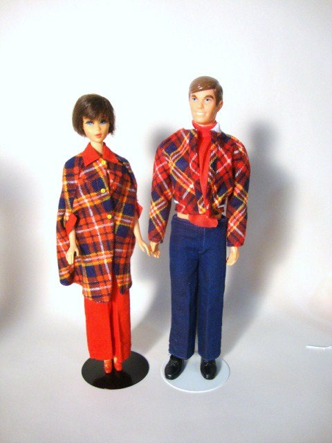 Mod Barbie and Ken: Brunette Hair Fair (lots of pricks at feet) and Live Action Ken wearing matching Best Buy Outfits #1452