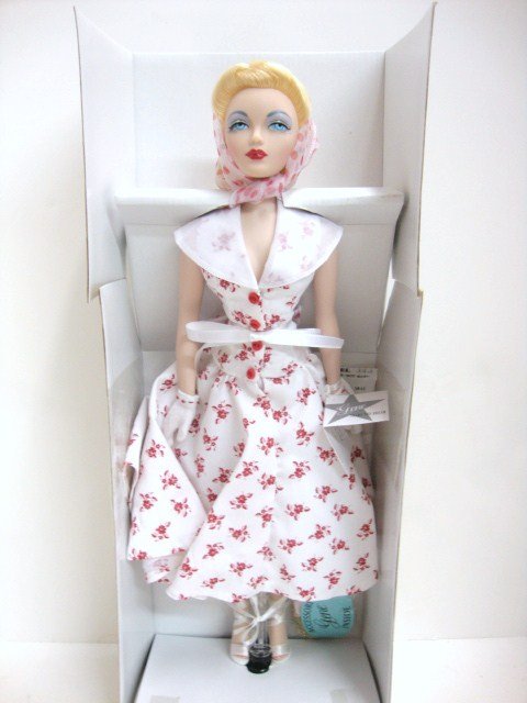 Mel Odom Gene Doll " Incognito": Mel Odom Gene Doll " Incognito", in original box meausres 17 x7 x 5"
