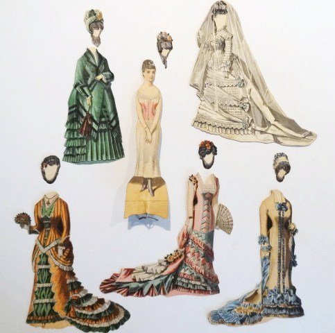 Mode de Fashionable F&B: Vintage paper doll, Mode de Fashionable, doll 8.25" H with five dresses and five 5 hats.