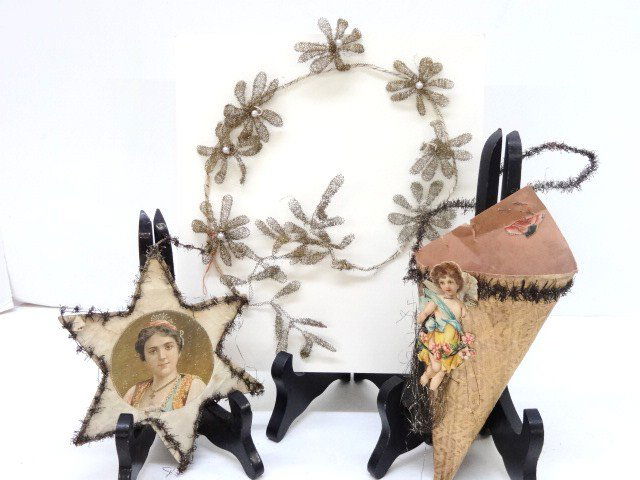 Victorian Ornaments: Dresden wall pocket, star, 7 3/8 in.