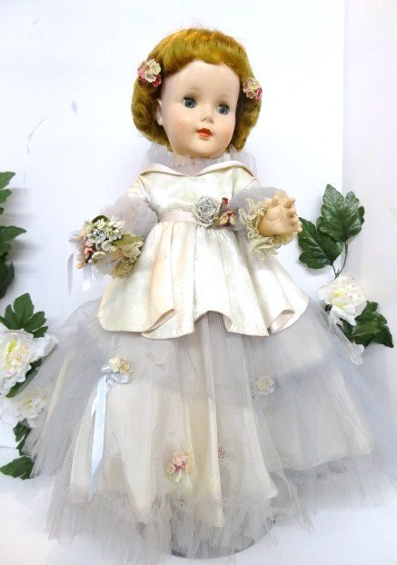 American Character Sweet Sue Doll: American Character 24 in. Sweet Sue doll in original clothes