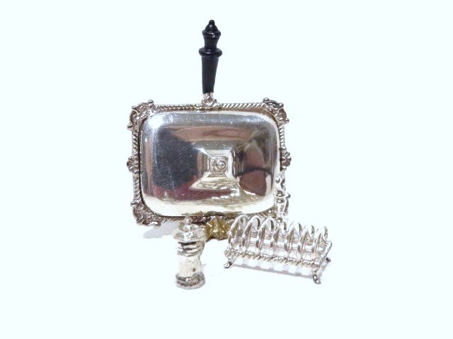 Peter Acquisto Miniature Sterling: Silent butler covered dish #151, circa 1816, London, 1 1/4 in. (L), #171 toast rack, circa 1860, English, #162 pepper box circa 1732, original by Elias Pelletreau, all marked A Sterling