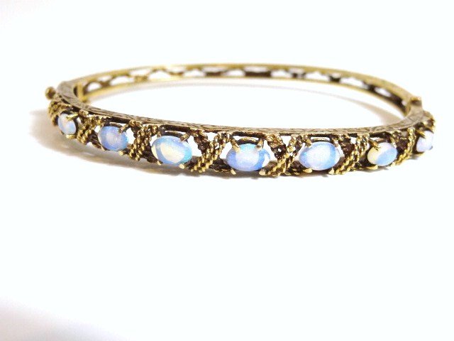 14kt Opal Bangle Bracelet: 14kt Opal Bangle Bracelet, 11. grams