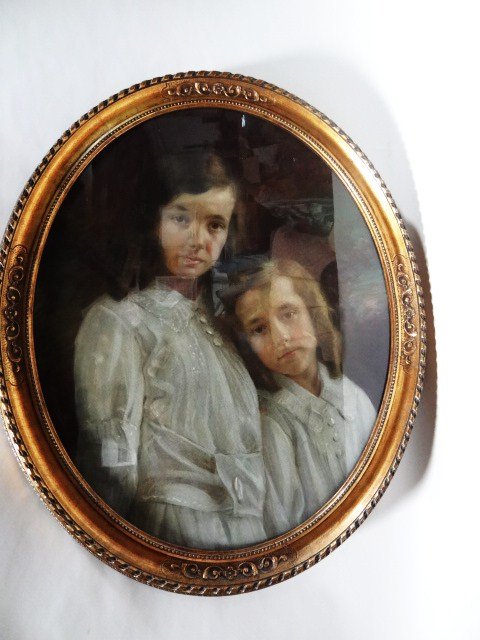 Samuel Phillips Oil on Canvas Portrait: Samuel Phillips (American 1890-1965), the Groves Sisters in White Dresses w/pastel background, beautiful facial expressions, 28 x 22 oval in original frame, signed lower left