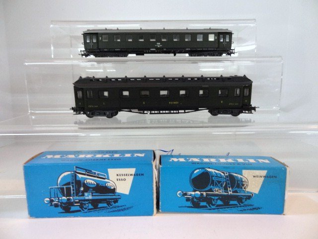 HO Lot of Four Vintage Marklin Cars: Marklin lot of 4 HO cars, 2 passenger cars, a tank wagon ESSO 4501 in o/b, & a wine wagon 4510 in o/b