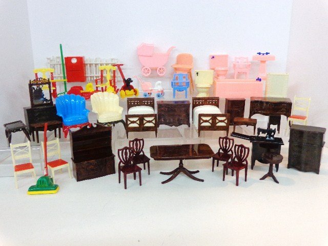 Renwal and Other Dollhouse Furniture: Assortment of mostly Renwal dollhouse furniture along with few pieces of Ideal & Best Maid