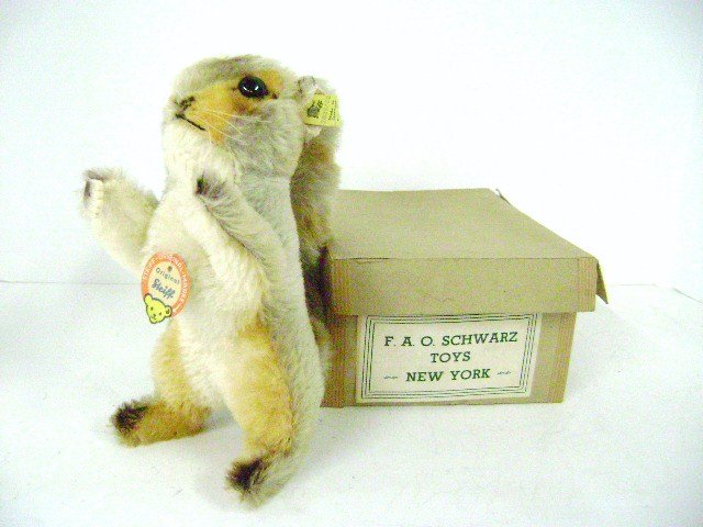 Vintage Steiff Squirrel in OB: Steiff Germany squirrel with original hang tag and ear button in F.A.O. Schwartz Toys NY box