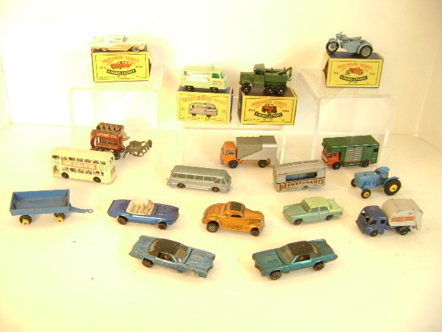 Group Matchbox, Lesney, Hotwheel Vehicles: Nice grouping of older toy vehicles from Matchbox, Lesney and Hotwheels, range in condition from New In Box to worn