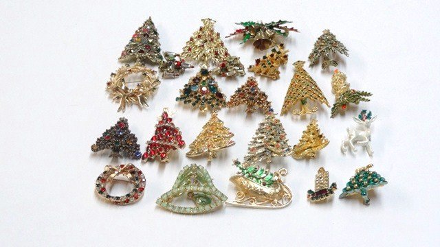 Designer Costume Christmas Pins: Large lot of Designer Christmas Pins, KJL, Trifari, JJ, Aal, Art, St. Labre, Dancraft , etc.