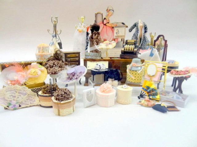 Dollhouse Ladies Shop: Dollhouse miniature hats, hatboxes & other accessories, 2 hats by Linda Kravitz, 6in. Tallest