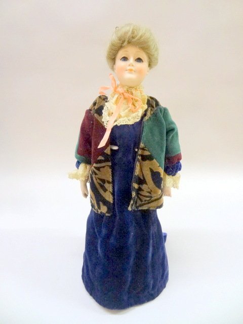 Gibson Girl - Kestner 172 Doll: Kestner 14in. Gibson girl, 172, bisque shoulder head on good kid body, bisque lower arms, blue sleep eyes, closed mouth, HH wig, nicely dressed
