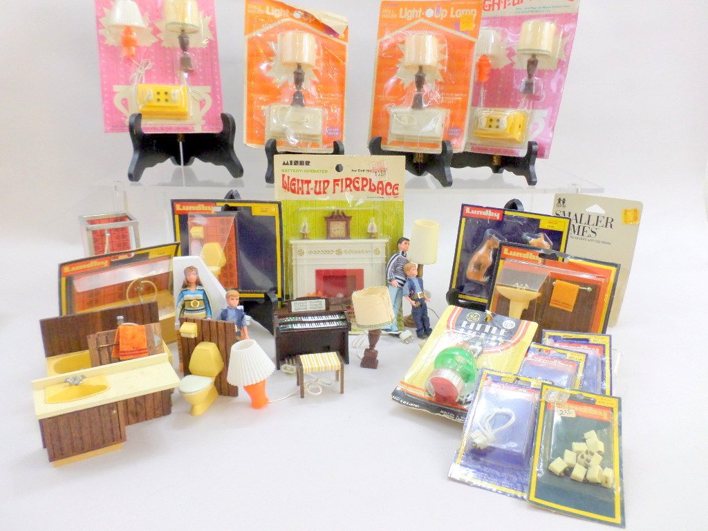 Lundby Dollhouse Furniture and Lighting: Lundby dollhouse furniture & dolls, some in original packaging, also includes lighting by Miner