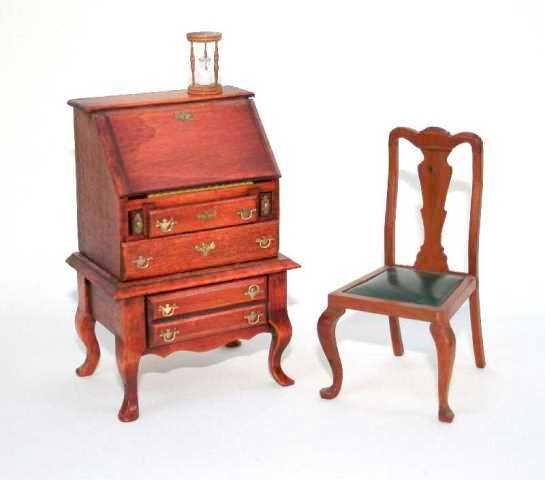 Artisan Queen Anne Desk on Frame Dollhouse Miniature (1 of 4)