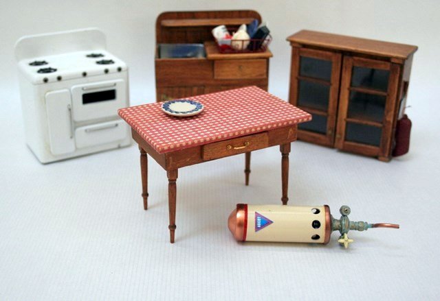 Schilling Kitchen Furnishings (1 of 2)