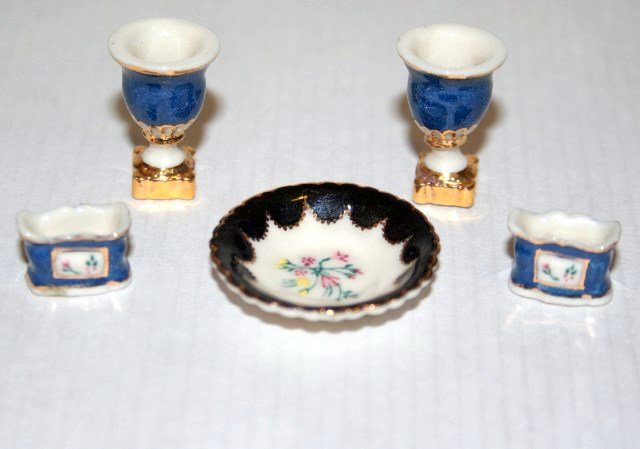 Ron Benson Blue Garniture (1 of 1)