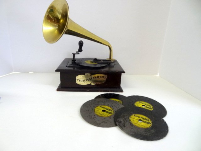 Thorens Gramaphone (1 of 3)