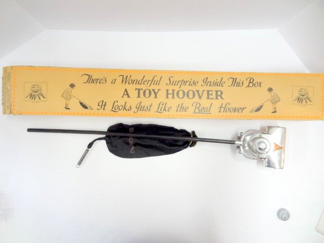 Borgfeldt Toy Hoover Vacuum O.B. (1 of 1)