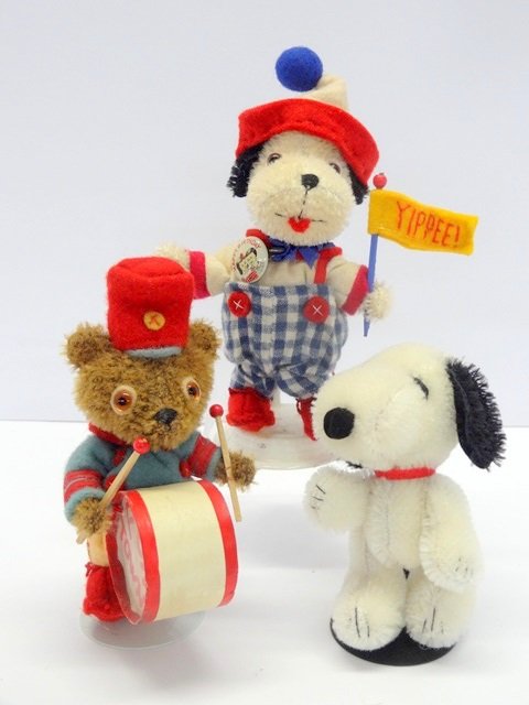 Judy Battaglia Plush Toys: Three artisan plush toys, two signed bears and an unsigned Snoopy, tallest 6"