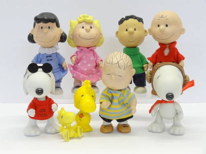 Hallmark Peanut Gallery Figures: Eight Hallmark L.E. figures from Peanuts comic strip, Charlie Brown 6" H, Lucy, Joe Cool, Snoopy, Linus, Sally, Franklin, Woodstock and vintage composition Woodstock nodder 3.75" H