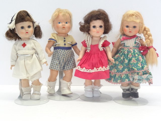 Four Ginny Dolls (1 of 5)