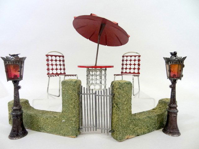 Dollhouse Garden Lanterns, Furniture (1 of 3)
