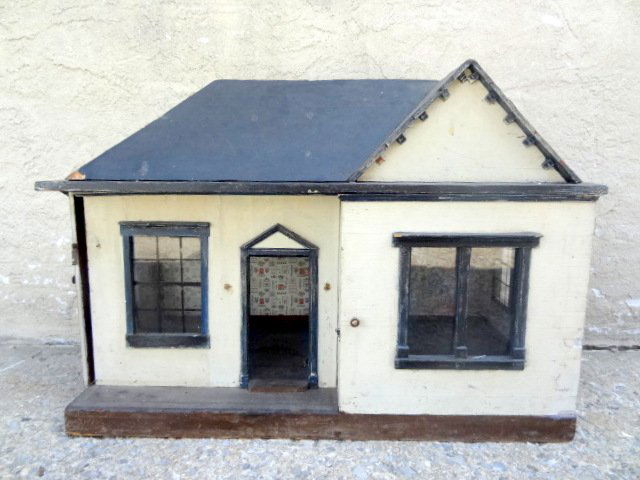 Vintage Cottage Dollhouse (1 of 7)