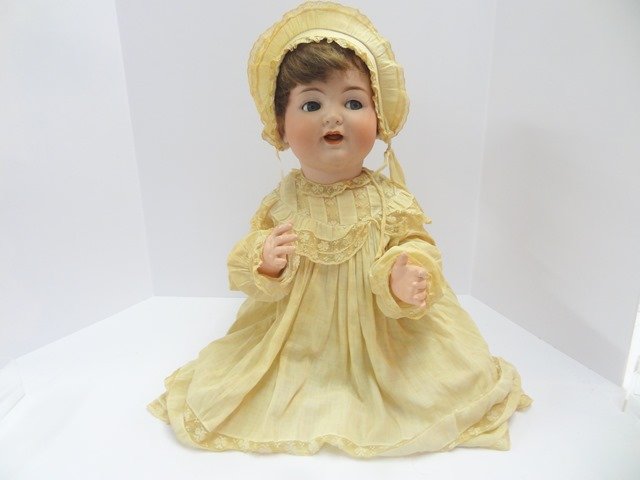 Flirty Eye Twenty-six inch K*R # 126 Doll (1 of 3)