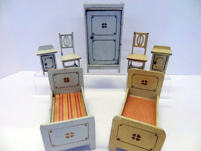 Gottschalk Dollhouse Furniture (1 of 3)