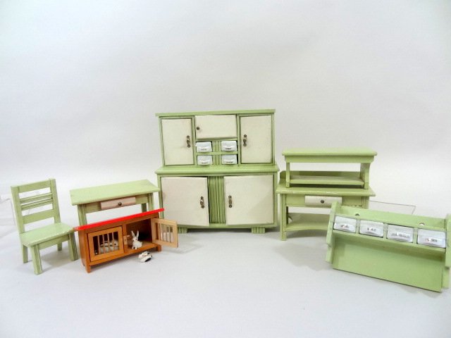 German Kitchen Dollhouse Furniture (1 of 4)
