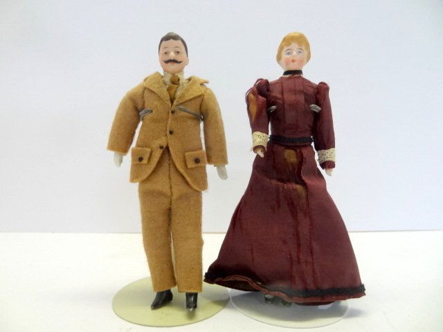 Doll House Couple (1 of 3)