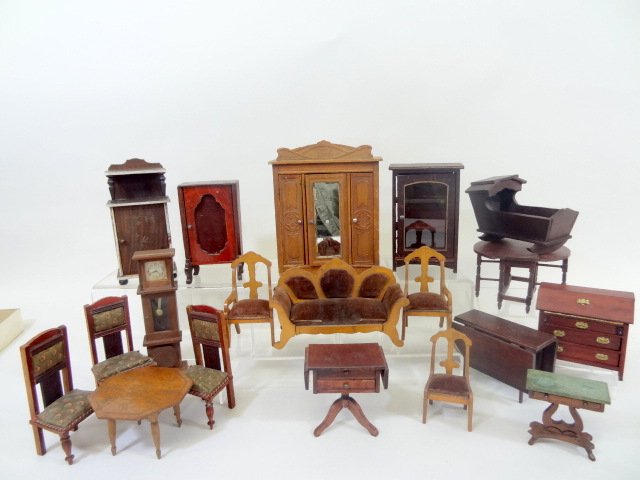 Antique and Vintage Dollhouse Furniture (1 of 2)