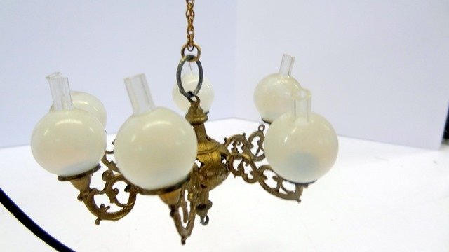 Dollhouse Chandelier (1 of 1)
