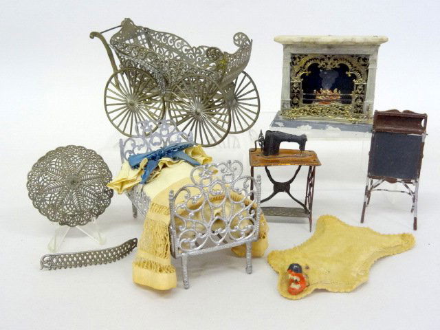 Dollhouse Fireplace, Bed, Carriage (1 of 1)