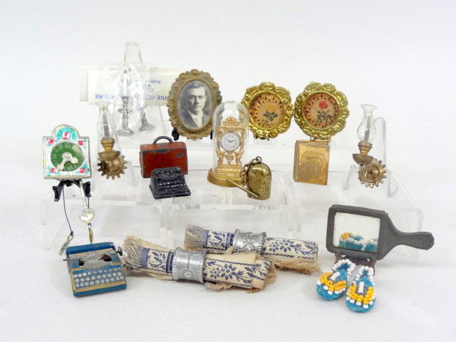 Dollhouse Miniature Accessories (1 of 1)