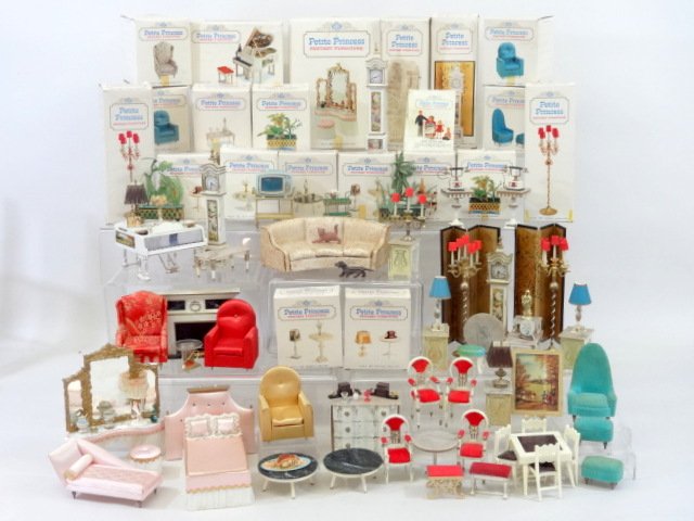 Ideal Petite Princess Furniture with Rare TV (1 of 4)