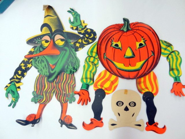 Early Halloween Paper Decorations. (1 of 1)