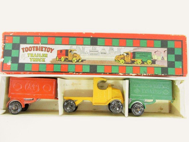 Tootsietoy 4670 Mack Tractor Trailer Boxed Set (1 of 3)