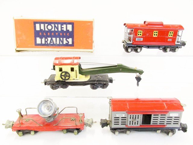 Four Lionel Pre-war Freight Cars, Cattle, Searchlight, (1 of 5)