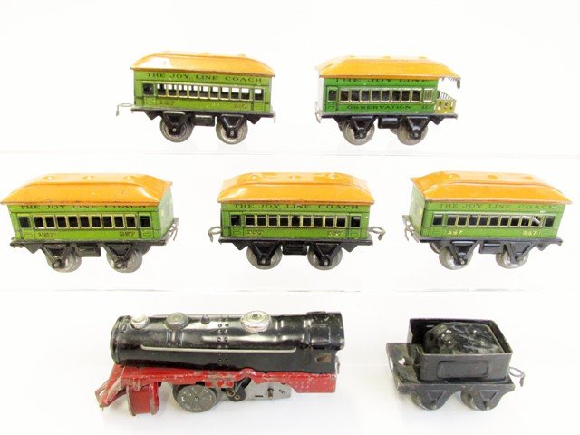 Girard/Marx Wind-up engine w/Five Passenger Cars: Girard/Marx Wind-up engine w/5 Joy Line cars, 4 357 Coaches, & 458 Observation