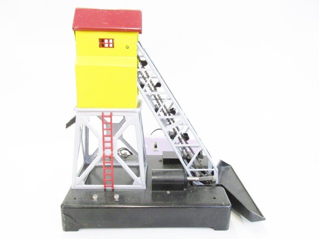 Lionel 096 Coal Elevator Tower (1 of 4)