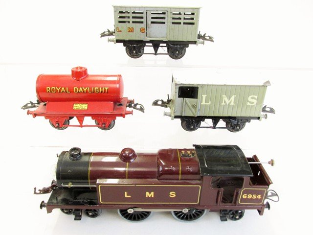 E220 mixed goods set, 2 volt, 12 pieces curved track, (1 of 7)