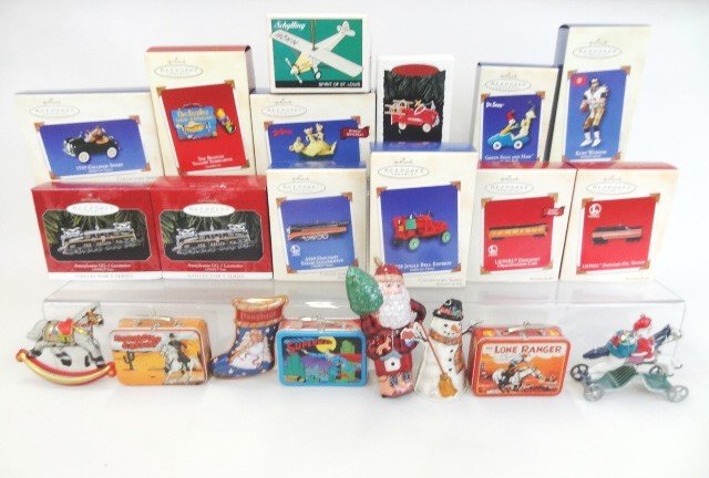 Group Hallmark Tin Litho Xmas Ornaments (1 of 3)