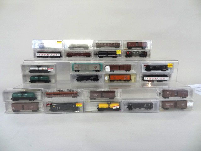 N Scale Train  Cars (1 of 2)
