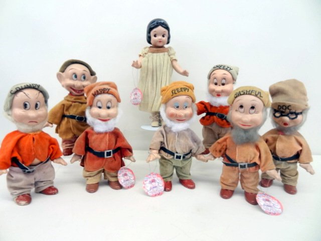 7 dwarfs dolls