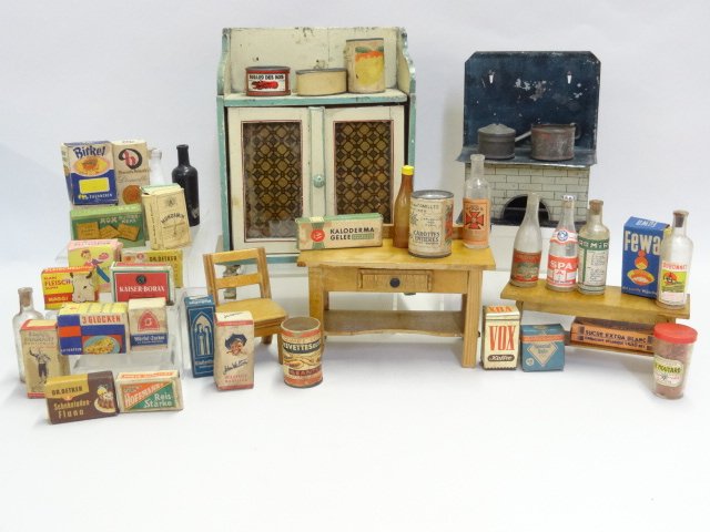 German Kitchen Dollhouse Furniture (1 of 1)